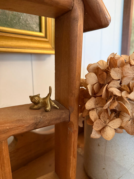 Mini Brass Laying Cat