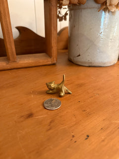 Mini Brass Laying Cat